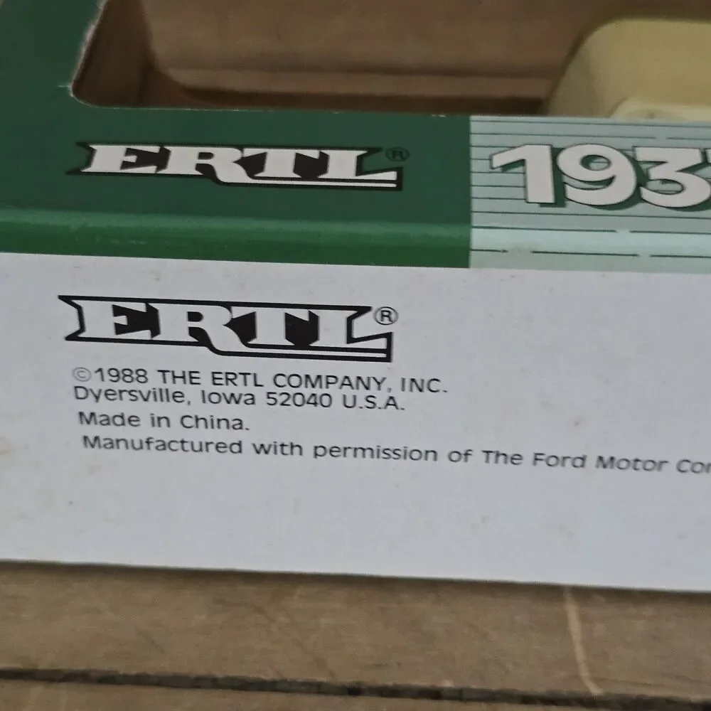 ERTL WINN DIXIE 1937 Ford Tractor Trailer Bank Green Limited #9706 1:43 1988